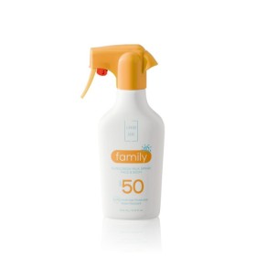 Lavish Care Family Sunscreen SPF50 Αντηλιακό Γαλάκτωμα Για Πρόσωπο & Σώμα 300ml