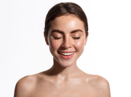 Μάσκες υδρογέλης: Ήρθαν και θα τις λατρέψετε – Για το πρόσωπο, τα μάτια & τα χείλη