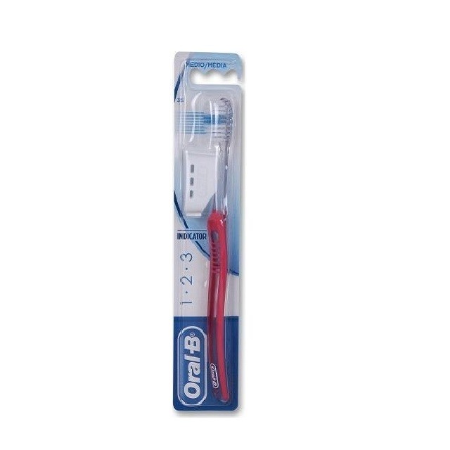 Oral-B 123 Indicator Medium Οδοντόβουρτσα Μέτρια 40mm Σε Χρώμα Κόκκινο, 1τμχ